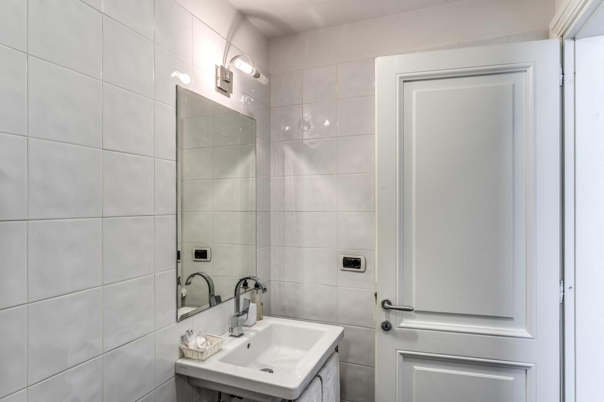 Guest House Cavour 278 Рим Экстерьер фото